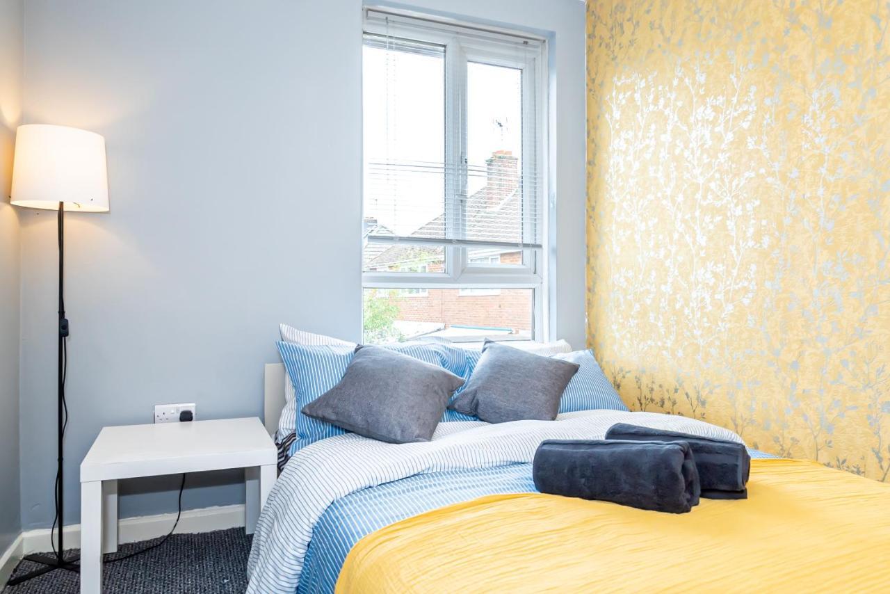 Shirley House 3, Guest House, Self Catering, Self Check In With Smart Locks, Use Of Fully Equipped Kitchen, Close To City Centre, Ideal For Longer Stays, Walking Distance To Bat, 20 Min Drive To Fawley Refinery, Excellent Transport Links Southampton Exterior foto